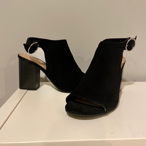 Peep toe Booties - Picture 2 of 2